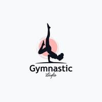 Fitness Gymnastik Logo Silhouette Sportlerin Vektor