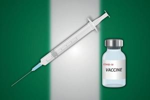 Spritze und Impfstofffläschchen auf unscharfem Hintergrund mit Nigeria-Flagge vektor