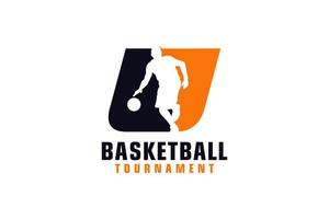 Buchstabe u mit Basketball-Logo-Design. Vektordesign-Vorlagenelemente für Sportteams oder Corporate Identity. vektor