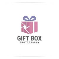 Geschenkbox-Fotologo-Designvektor, Kamera, Objektiv, Quadrat. vektor