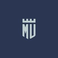 mu-Logo-Monogramm mit Festungsschloss und Schildstil-Design vektor