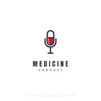 medicin podcast logotyp design på isolerat bakgrund. mikrofon kombinera med kapsel logotyp begrepp vektor