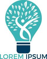menschlicher Baum und Glühbirnen-Logo-Design. menschliche Gesundheit und Pflege Vektor-Logo-Design-Vorlage. vektor