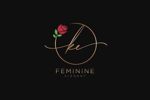 initiales ke feminines logo schönheitsmonogramm und elegantes logodesign, handschriftlogo der ersten unterschrift, hochzeit, mode, floral und botanisch mit kreativer vorlage. vektor