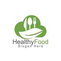 Cloud-Logo-Vorlage für gesunde Lebensmittel. Bio-Lebensmittel-Logo mit Löffel, Gabel, Messer und Blattsymbol. vektor