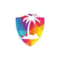 tropischer Strand und Palmen-Logo-Design. kreatives Palmen-Vektor-Logo-Design vektor