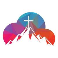 baptist korsa i berg logotyp design. korsa på topp av de berg och moln form logotyp. kyrka och kristen organisation logotyp. vektor