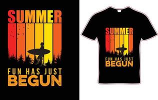 Der Sommerspaß hat gerade mit dem T-Shirt-Design begonnen. vektor
