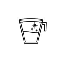 kopp glas ikon med kall vatten på vit bakgrund. enkel, linje, silhuett och rena stil. svart och vit. lämplig för symbol, tecken, ikon eller logotyp vektor