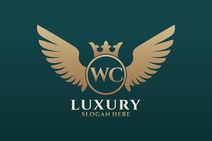 luxus königlicher flügelbuchstabe wc wappengoldfarbe logovektor, siegeslogo, wappenlogo, flügellogo, vektorlogovorlage. vektor