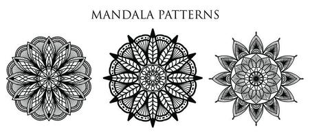 lyx dekorativ mandala design bakgrund, mandala design, mandala mönster färg bok konst tapet design, bricka mönster, hälsning kort, uppsättning mandala design, svart, mandala design vektor