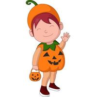 niedlicher Cartoon des kleinen Jungen, der Halloween-Kürbiskostüm trägt vektor