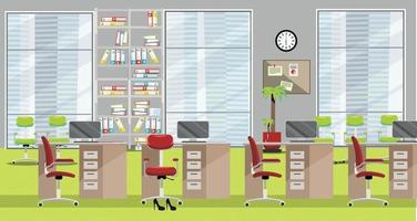Flache Illustration der modernen Büroeinrichtung mit 4 Tischen, weinroten Stühlen, großen Fenstern und hellgrünem Teppich im Wolkenkratzer. Freifläche mit Palme, Aktenregal mit Dokumenten, Uhr, Notizen. vektor