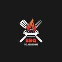 grilllogo mit bbq-logotyp und feuerkonzept in kombination mit spachtel vektor