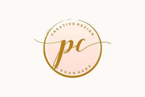 första pc handstil logotyp med cirkel mall vektor signatur, bröllop, mode, blommig och botanisk med kreativ mall.