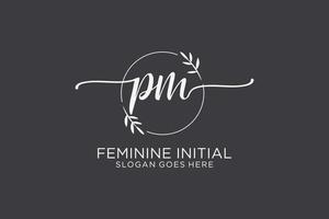 första pm skönhet monogram och elegant logotyp design handstil logotyp av första signatur, bröllop, mode, blommig och botanisk med kreativ mall. vektor