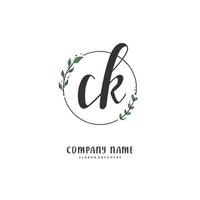 ck ck Anfangshandschrift und Signatur-Logo-Design mit Kreis. schönes design handgeschriebenes logo für mode, team, hochzeit, luxuslogo. vektor