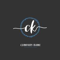 ck ck Anfangshandschrift und Signatur-Logo-Design mit Kreis. schönes design handgeschriebenes logo für mode, team, hochzeit, luxuslogo. vektor