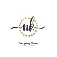 nk nk Anfangshandschrift und Signatur-Logo-Design mit Kreis. schönes design handgeschriebenes logo für mode, team, hochzeit, luxuslogo. vektor