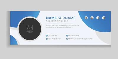 professionell modern och minimal företag och företags- e-post signaturer mall med personlig social media omslag Foto design vektor