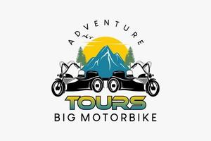 großes Motorrad-Beiwagen-Logo-Design für Reisen oder Abenteuer, große Motorrad-Silhouette kombiniert mit der Natur im kreativen Retro-Farbkonzept vektor