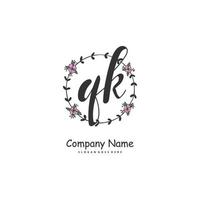 qk Anfangshandschrift und Signatur-Logo-Design mit Kreis. schönes design handgeschriebenes logo für mode, team, hochzeit, luxuslogo. vektor