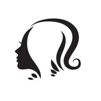 stilisiertes Gesicht der schönen Frau mit langer Haarsilhouette. logo oder symbol des haarschönheits-spa-salons für frauen. vektor