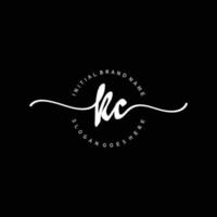 anfänglicher kc-handschriftlogo-schablonenvektor vektor