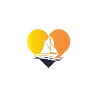 Yacht-Herzform-Logo-Design. Yachtclub oder Yachtsportteam Vektor-Logo-Design. Meeresreise-Abenteuer oder Segelmeisterschaften oder Segeltörn-Turniere. vektor