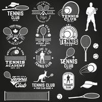 Set von Tennisclub-Abzeichen mit Gestaltungselement. Vektor-Illustration. vektor