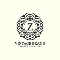 luxuriöses mandala vintage buchstabe z vektor logo design