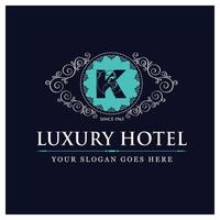 luxushoteldesign mit logo und typografievektor vektor