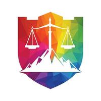 Berge und Symbole der Gerechtigkeit. Law Scale-Logo-Konzeption. vektor