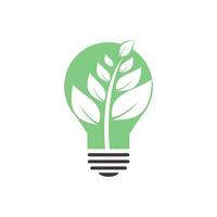 Birnenlampe und Blätter-Logo-Design. Natur Idee Innovation Symbol. vektor