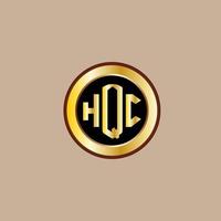 kreatives hqc-buchstaben-logo-design mit goldenem kreis vektor