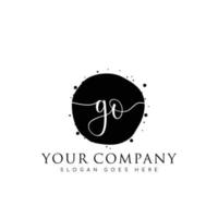 Initial Go Beauty Monogramm und elegantes Logo-Design, Handschrift-Logo der Erstunterschrift, Hochzeit, Mode, Blumen und Pflanzen mit kreativer Vorlage. vektor