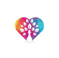 schack träd hjärta form begrepp logotyp design. grön träd vektor logotyp design. träd logotyp