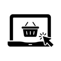 Online-Shop in Computer Silhouette schwarzes Symbol. Laptop- und Korb-E-Commerce-Konzept kaufen auf Website-Glyphen-Piktogramm. Digital Market Service Warenkorb im Gerätesymbol. isolierte Vektorillustration. vektor