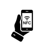 nfc teknologi i mobil telefon silhuett ikon. hand håll smartphone kontaktlös tillgång pengar betalning glyf piktogram. digital betala Vinka med cell telefon bank service. isolerat vektor illustration.