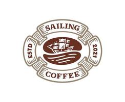 kaffe böna logotyp bricka med segling fartyg illustration i årgång design vektor