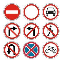 Vektor verbotene Straßenschilder. Einfahrt, Durchgang, Verkehr, Abbiegen, Passieren, Abbiegen, Fahrräder, Stopp.