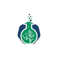 grüner Baum als Inspiration für das Design von Laborlogos. Logo-Konzept des Landwirtschaftslabors. vektor