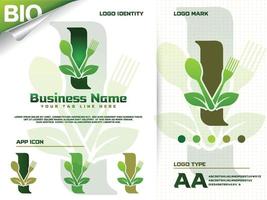 gesundes lebensmittelbuchstabe i logo design mit kreativem grünem blatt vektor