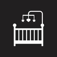 eps10 weißer Vektor Babybett oder Kinderbett mit hängendem Spielzeugsymbol isoliert auf schwarzem Hintergrund. Babybett-Symbol in einem einfachen, flachen, trendigen, modernen Stil für Ihr Website-Design, Logo und mobile App