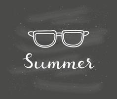 Schriftzug Sommer mit Doodle-Sonnenbrille. vektor