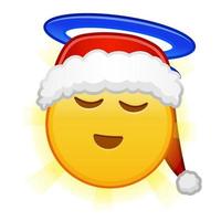 jul leende ansikte med halo ovan huvud stor storlek av gul emoji leende vektor