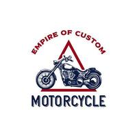 beställnings- motorcykel märka i årgång stil med inskrift och motorcykel med vit bakgrund isolerat vektor illustration logotyp design mall
