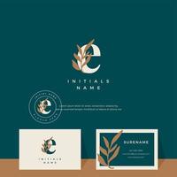brev e med blad skönhet vektor logotyp design av första bröllop, mode, boutique, blommig och botanisk
