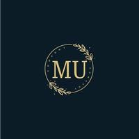 anfängliches mu-schönheitsmonogramm und elegantes logo-design, handschriftliches logo der ersten unterschrift, hochzeit, mode, blumen und botanik mit kreativer vorlage. vektor