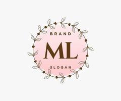 första ml feminin logotyp. användbar för natur, salong, spa, kosmetisk och skönhet logotyper. platt vektor logotyp design mall element.